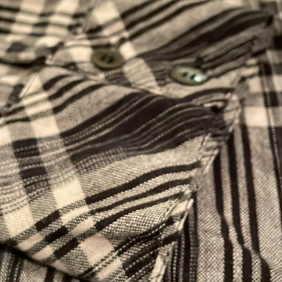 Joie Plaid Ruffle Button-down Blouse Size XS Black/Grey Mother Pearl Buttons - Picture 6 of 8